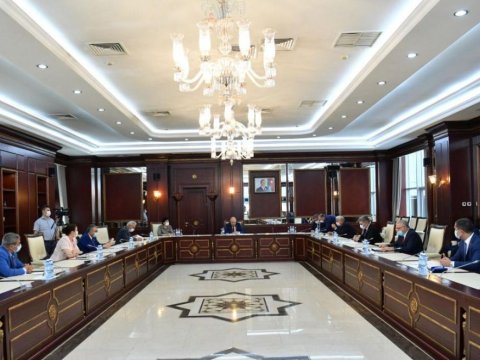 Deputatlar bu gün 9 məsələni müzakirə edir