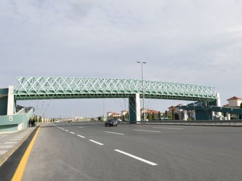 Bu gün açılışı olan yerüstü piyada keçidinin uzunluğu 180 metrdir