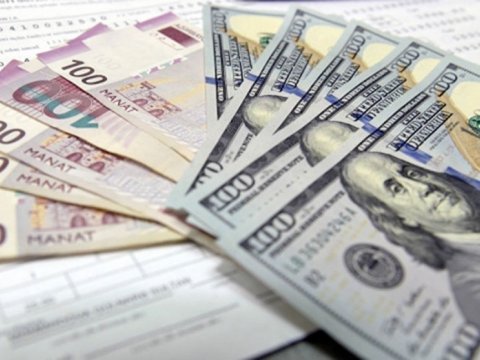 Dollar yeni günə köhnə qiymətlə başladı