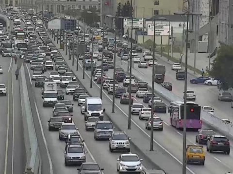 Hazırda bu küçə və prospektlərdə tıxac var