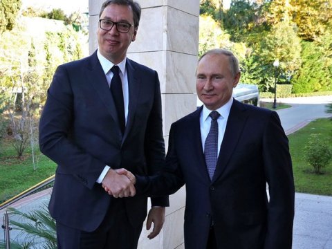 Zaxarovanının paylaşımına görə Putin Serbiya prezidentindən üzr istədi