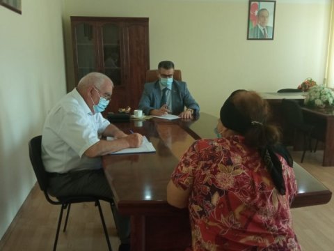 Deputat seçicilərini dinlədi - Foto