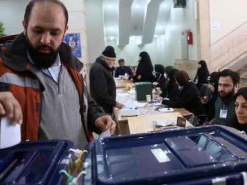 İranda seçkilərin ikinci turu başladı