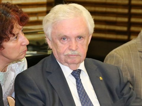 İlham Əliyev tanınmış yazıçını təltif etdi