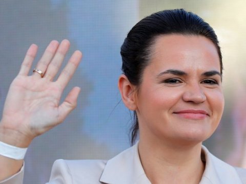Litva Tixanovskayanı Belarus prezidenti kimi TANIDI