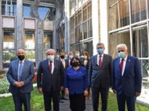 Spiker TBMM-in binasının bombalanmış hissəsi ilə tanış olub - FOTO  