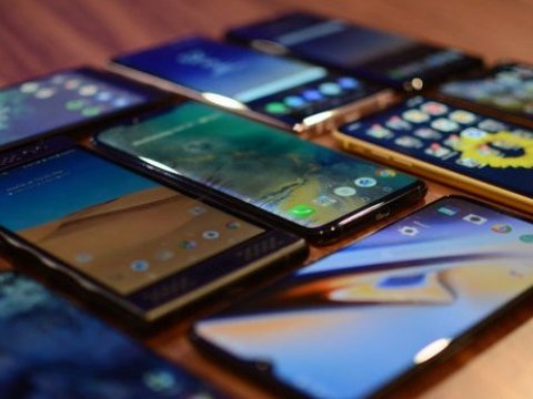Ölkəyə yağ qutusunda telefon keçirməyə cəhd edildi
