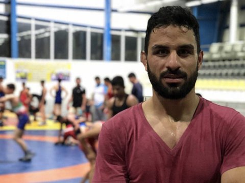 İran çempion güləşçini edam etdi