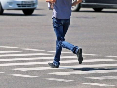 Yolu keçmək istəyirdi, maşın vurub öldürdü