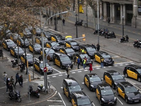 Uber taksi xidməti elektromobillərdən istifadəyə keçəcək  