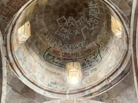 Ermənilər Azərbaycana məxsus dini abidəni murdarladı – FOTOLAR