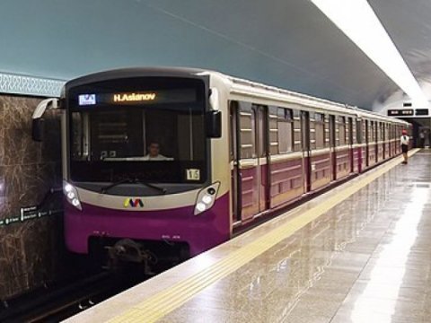 Metroda sosial məsafə gözlənilirmi...