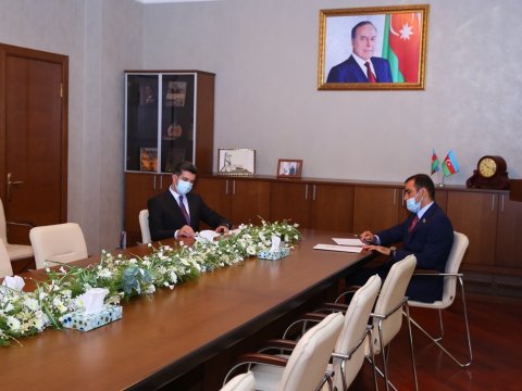 İcra başçısı deputatla birgə vətəndaşlarla növbəti onlayn qəbul keçirib - FOTO  