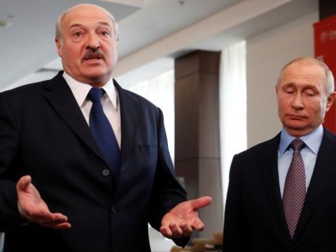 Lukaşenko Putinə təşəkkür etdi: “Dost dar gündə tanınar”