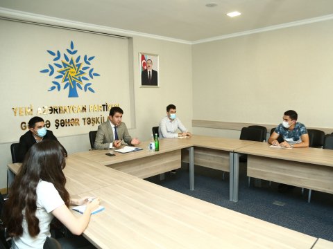 YAP Gəncə şəhər təşkilatı Gənclər Birliyi Ofisinin fəaliyyəti müzakirə edilib - FOTO