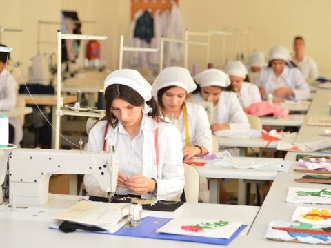 Peşə təhsilini seçən qadınların sayı artdı