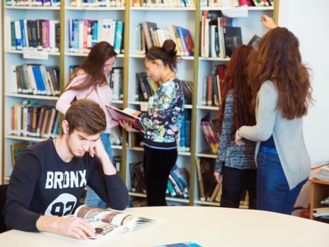 Qərbi Kaspi Universiteti abituriyentlər üçün hansı güzəşt və təqaüdlər nəzərdə tutur?