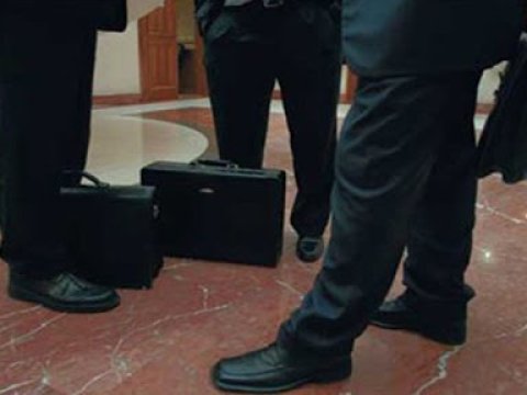 Məsuliyyətsiz məmurlar, vecsiz deputatlar... 