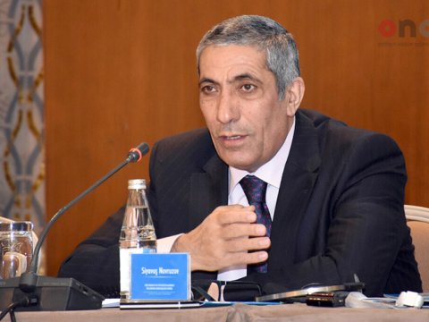 Siyavuş Novruzov Milli Məclisdə hesabat verdi