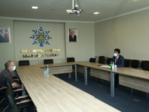 Naqif Həmzəyev seçiciləri qəbul edib - FOTOLAR
