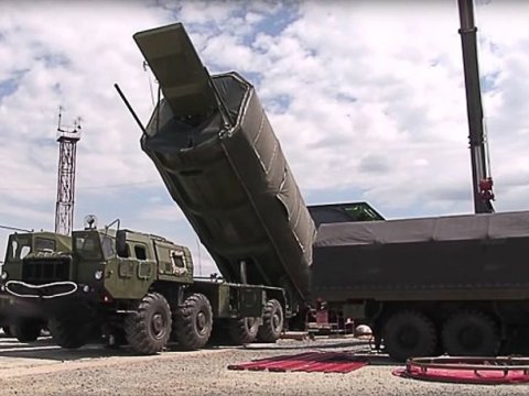 Putin “Avanqard” raket kompleksinin müəllifinin adını açıqlayıb