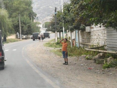 Sosial şəbəkələrdə böyük izləyici kütləsi toplayan qazaxlı uşaq - FOTO  