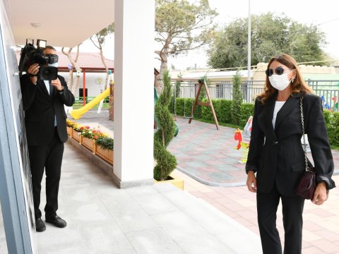 Mehriban Əliyeva Şağan qəsəbəsindəki bağçanın açılışında iştirak edib