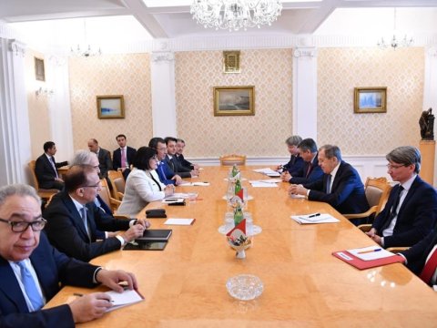 Sahibə Qafarova Lavrovla görüşür  