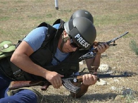 Azərbaycan mediası müharibəyə hazır deyil - Hərbi jurnalistlər: “Hansı redaksiyada dəbilqə, zirehli jilet var?”