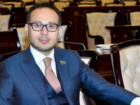 Deputat özünü təbrik etdi - Tənqidlərə tuş gəldi  