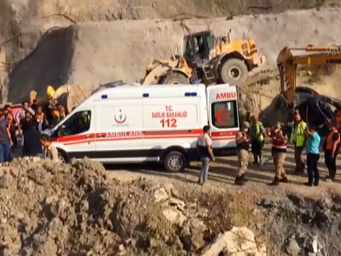 Türkiyədə tunel çökdü: Dağıntılar altından 11 nəfər çıxarıldı