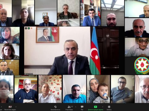 Azay Quliyev seçicilərlə videogörüş keçirib    