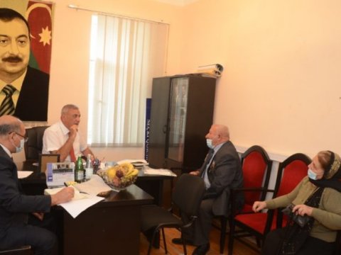 Deputat seçicilərilə görüşüb - FOTO