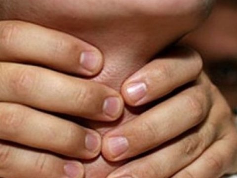 Dağıstanda azərbaycanlı atasını boğdu