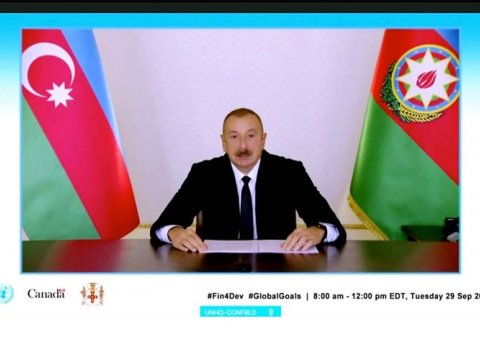 İlham Əliyev dövlət və hökumət başçılarının toplantısında çıxış etdi