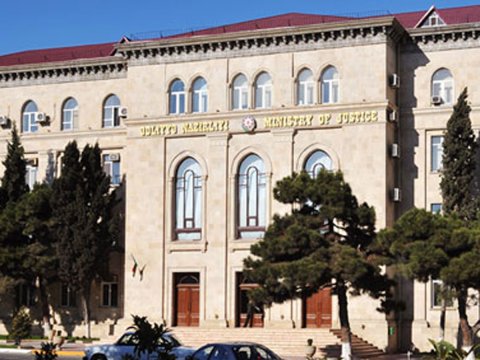 Ədliyyə işçiləri Silahlı Qüvvələrə Yardım Fonduna 1 milyon 600 min manat köçürdü