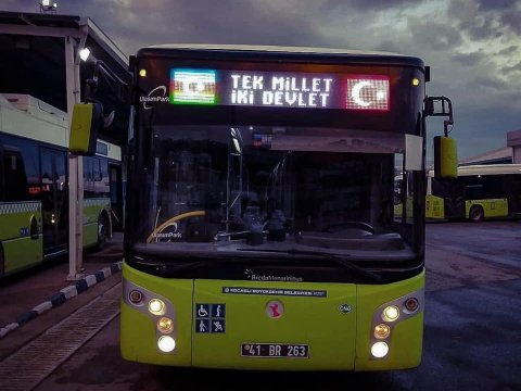 Türkiyə avtobuslarında ““Tək millət iki dövlət” şüarı-FOTO  