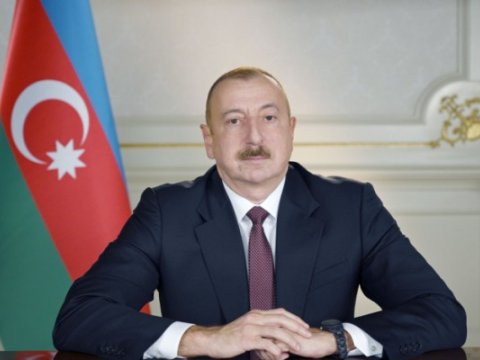 İlham Əliyev nigeriyalı həmkarını təbrik etdi