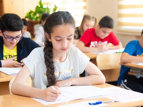 Bu gündən V-IX sinif şagirdləri üçün əyani dərslər başladı
