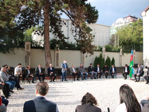 Moldovada yaşayan azərbaycanlılar səfirlikdə toplaşdılar - FOTO