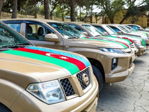 “Pikap”ları cəbhə bölgəsinə yola saldılar - FOTO