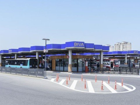 BNA daha 23 yük avtomobilini cəbhəyə yola saldı