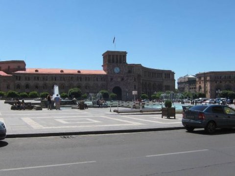 Yerevanda PANİKA: Taciki və özbəyi azərbaycanlı sandılar