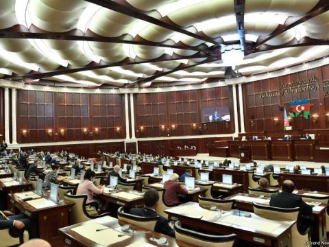 Milli Məclisin sədri və deputatlar Silahlı Qüvvələrinin Yardım Fonduna vəsait köçürür