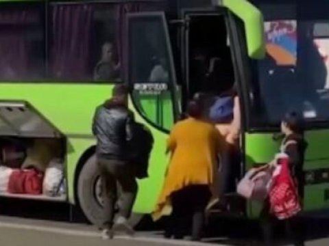 Ermənilər Xankəndidən belə qaçır - VİDEO