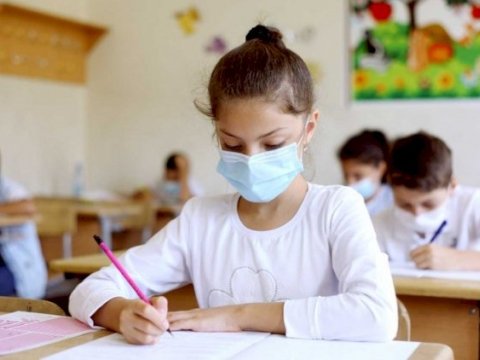 Azərbaycanda daha 20 şagird koronavirusa YOLUXDU