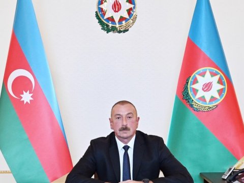 İlham Əliyev: “Hazırda müxtəlif istiqamətlərdə şiddətli döyüşlər gedir”  