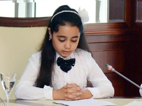 Komitə sədrinin məktəbli qızı Paşinyana məktub yazdı: “Torpaqlarımızdan rədd olun!” 