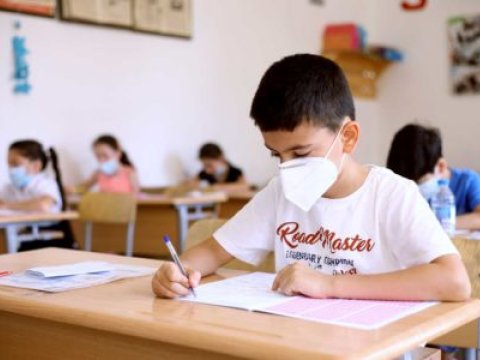 Azərbaycanda 11 şagird və 3 müəllim virusa yoluxdu