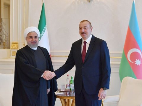İran Prezidenti İlham Əliyevə zəng vurdu